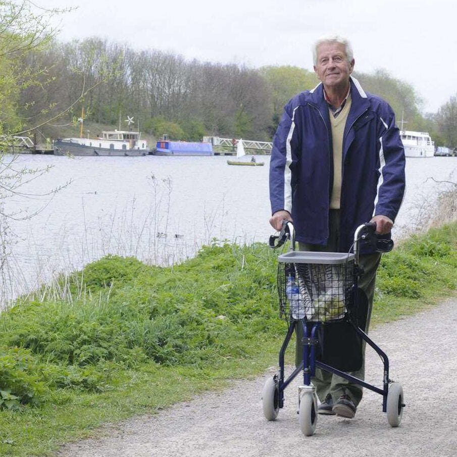 3 wheel rollator man