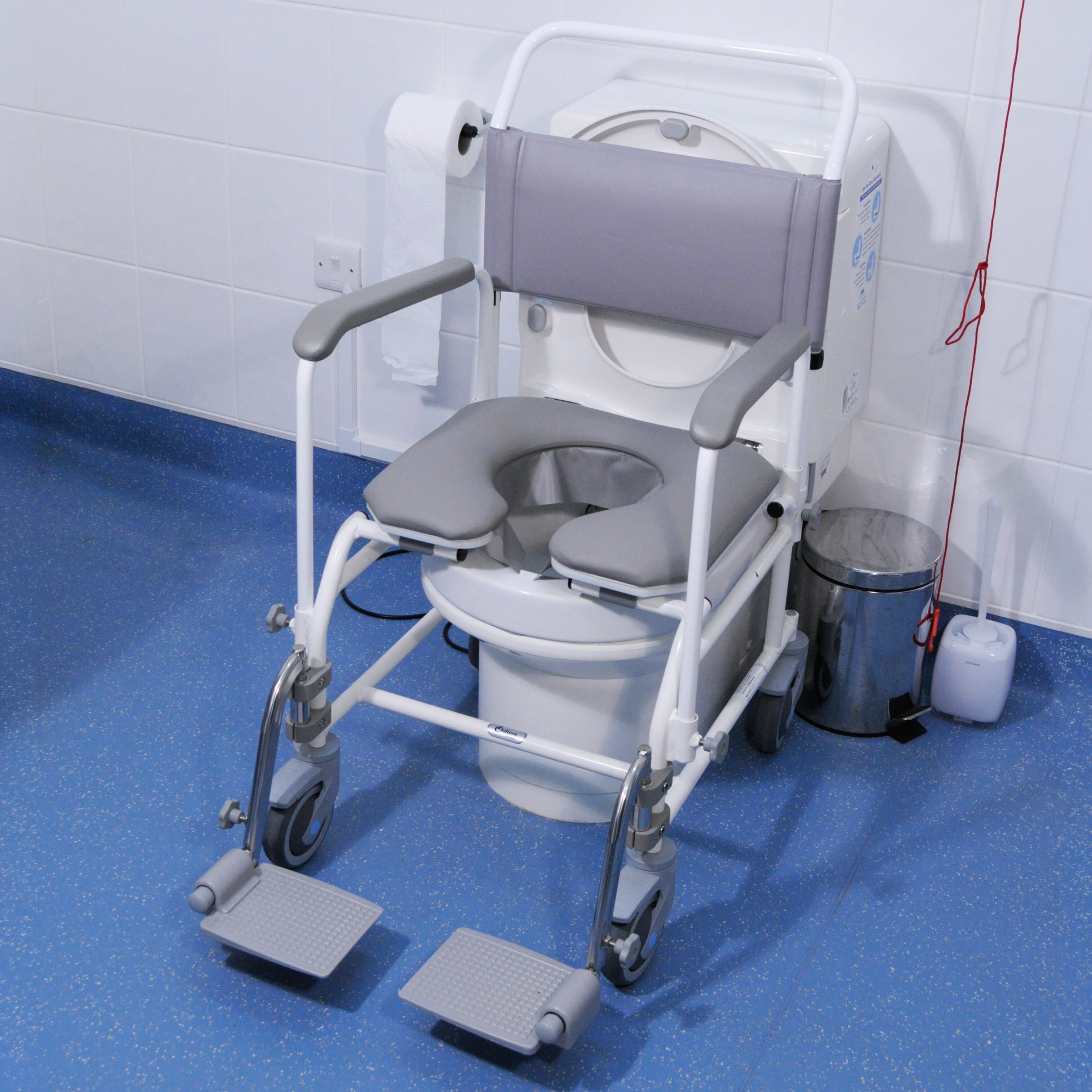 Aquamaster (A06) Attendant Propelled Shower Commode Chair