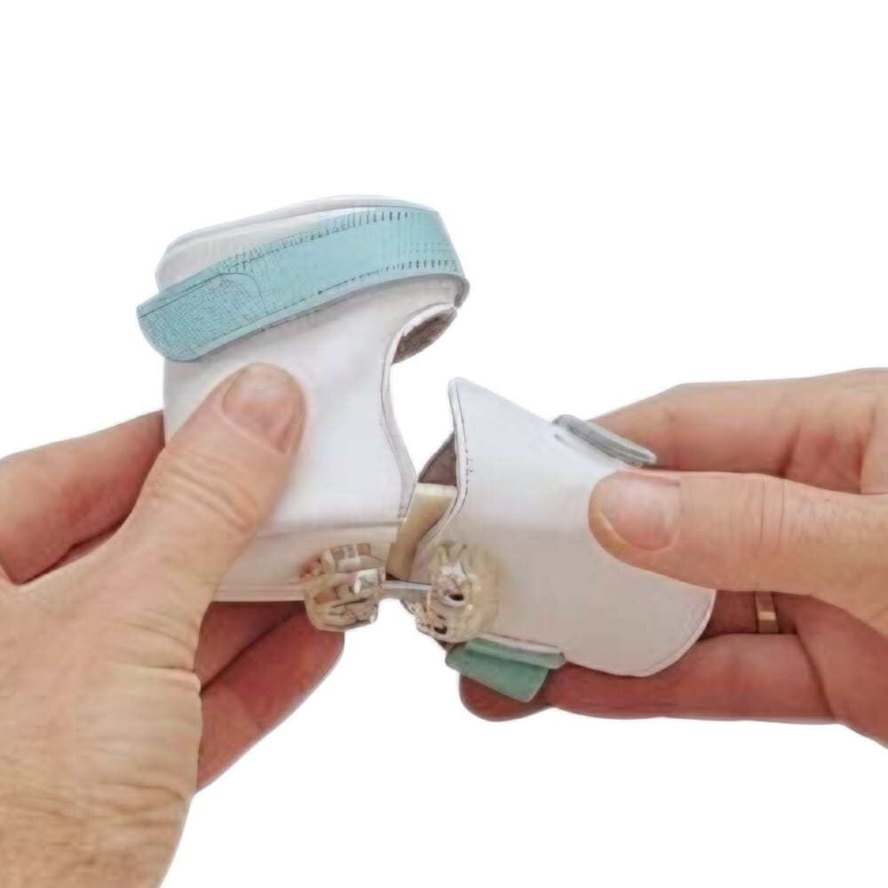 bebax tri plane pediatric forefoot orthosis in hand