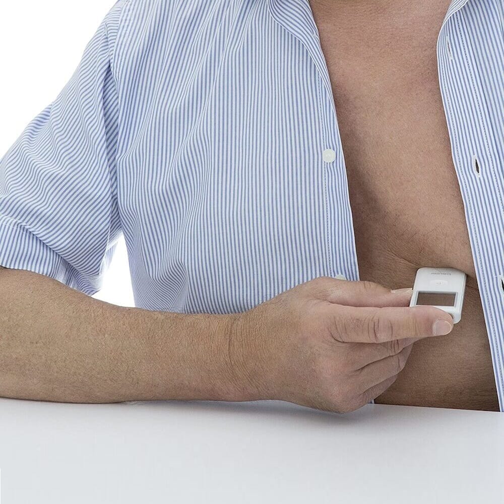 beurer me90 wireless personal ecg monitor in action