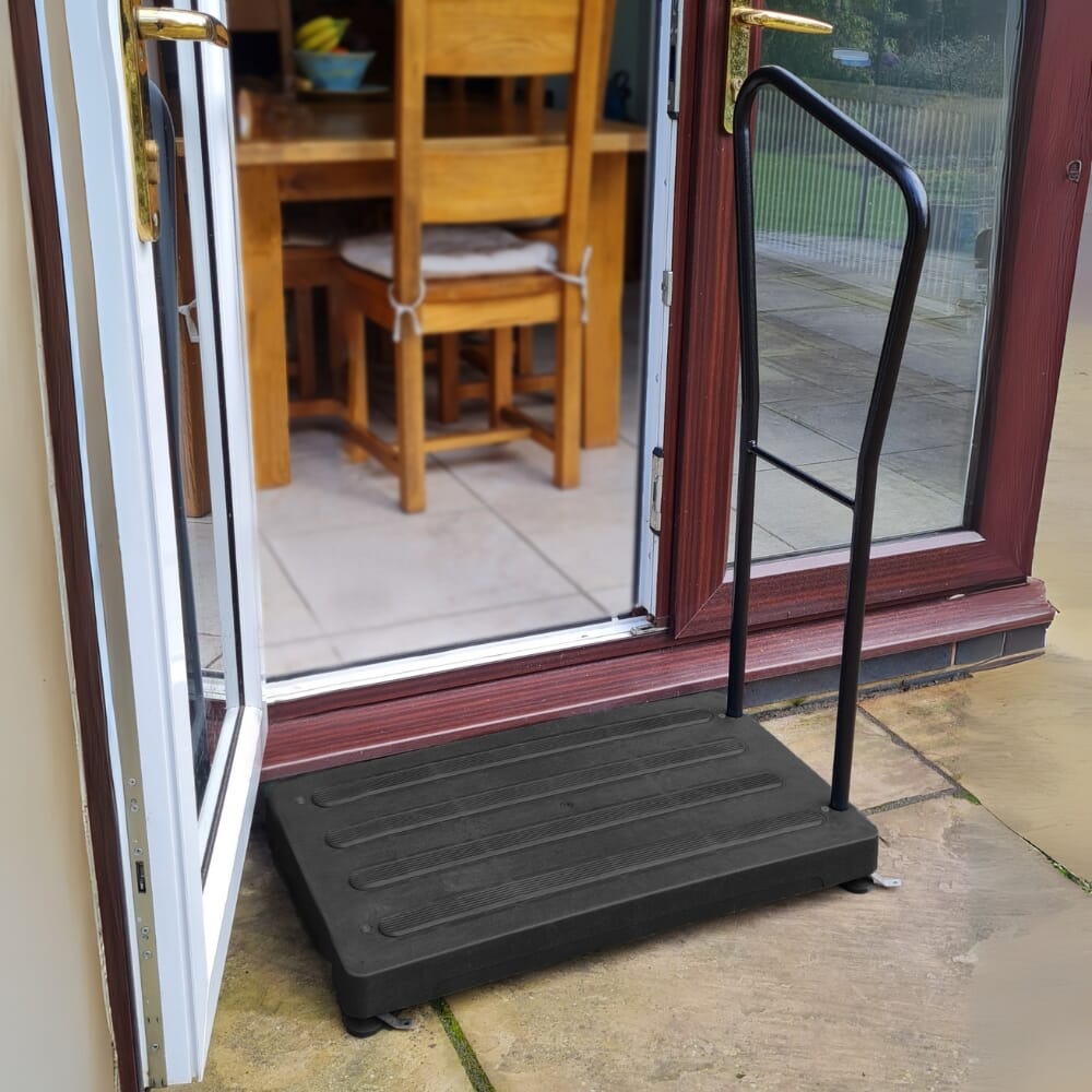 bigfoot half step outdoor step bigfoot with 1 handrail lifestyle