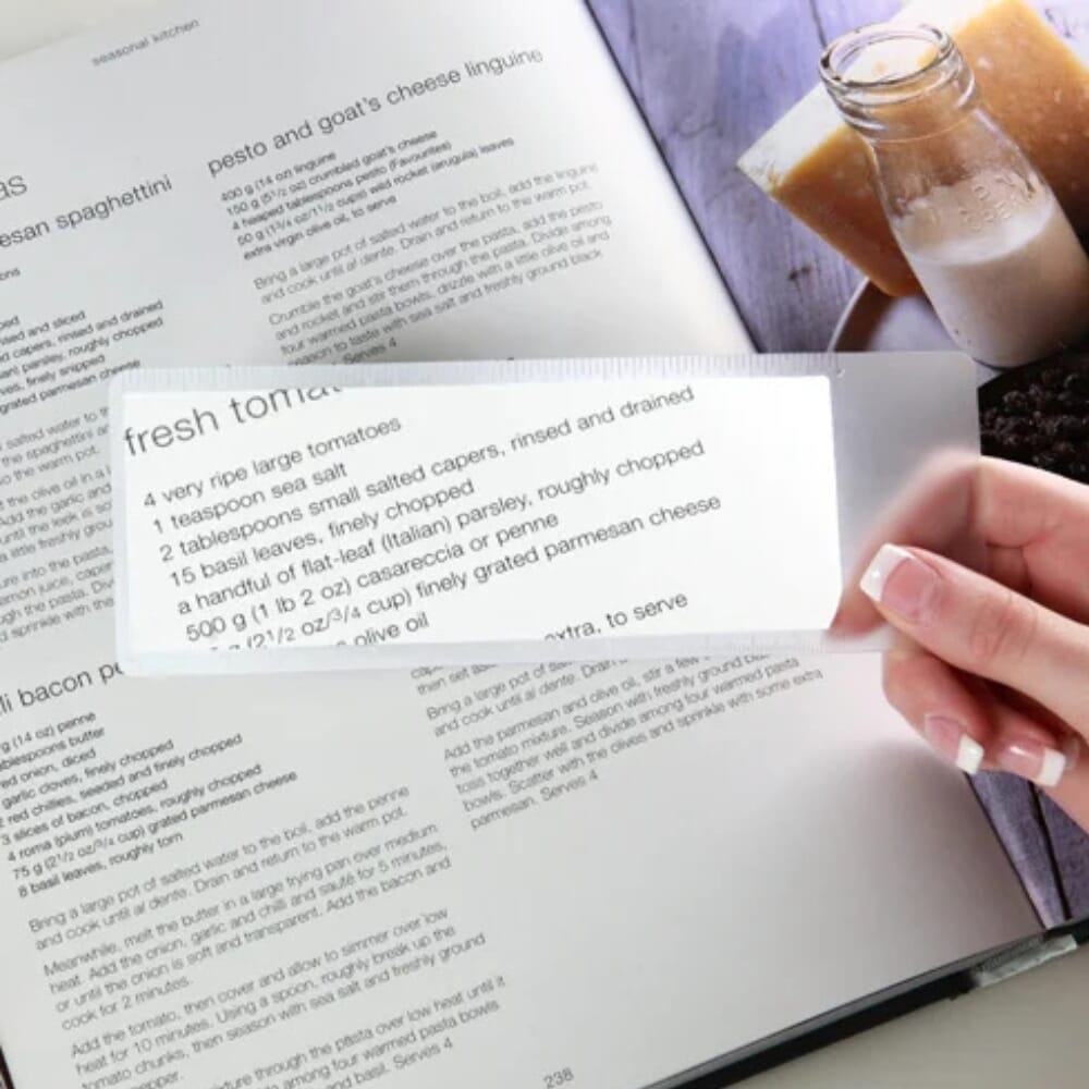 bookmark magnifier with rule in use