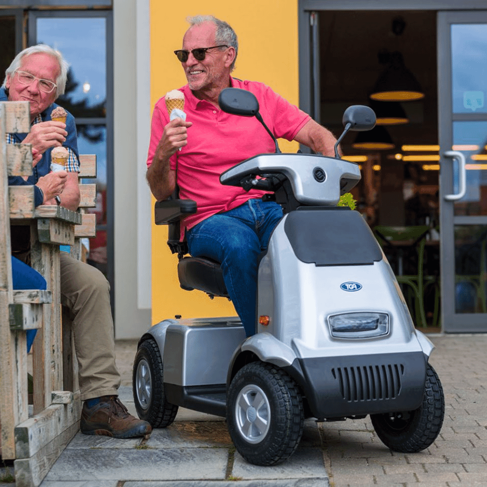 breeze midi 4 wheel mobility scooter lifestyle