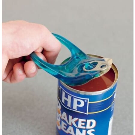 canpull tin opener in use