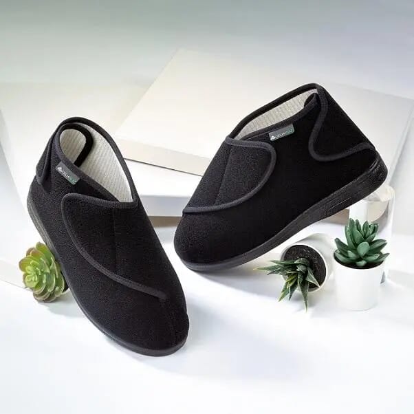 View Celia Ruiz Gary Slippers Black Size 13 information