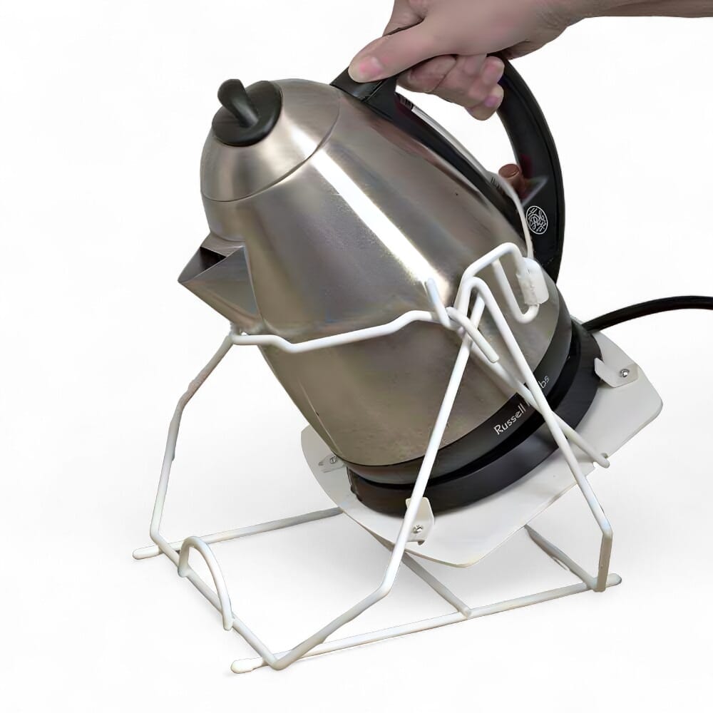 cordless kettle tipper in use