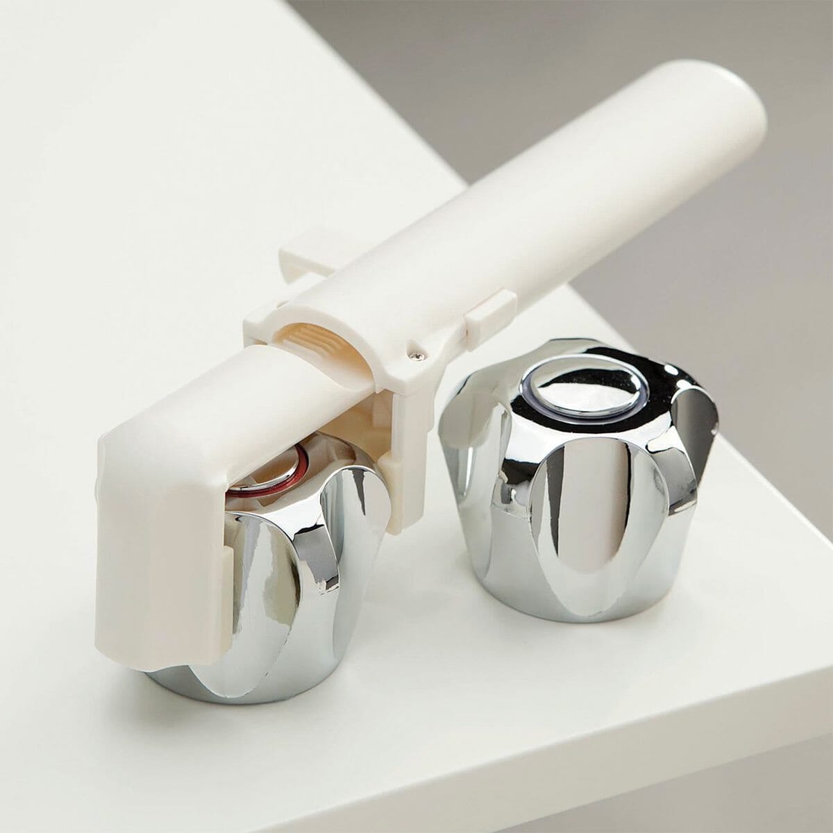 crystal easy grip tap turner