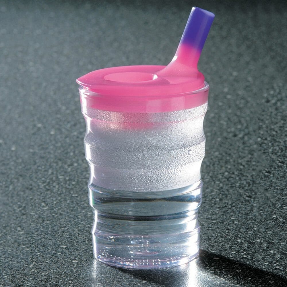 cup with temperature regulated lid