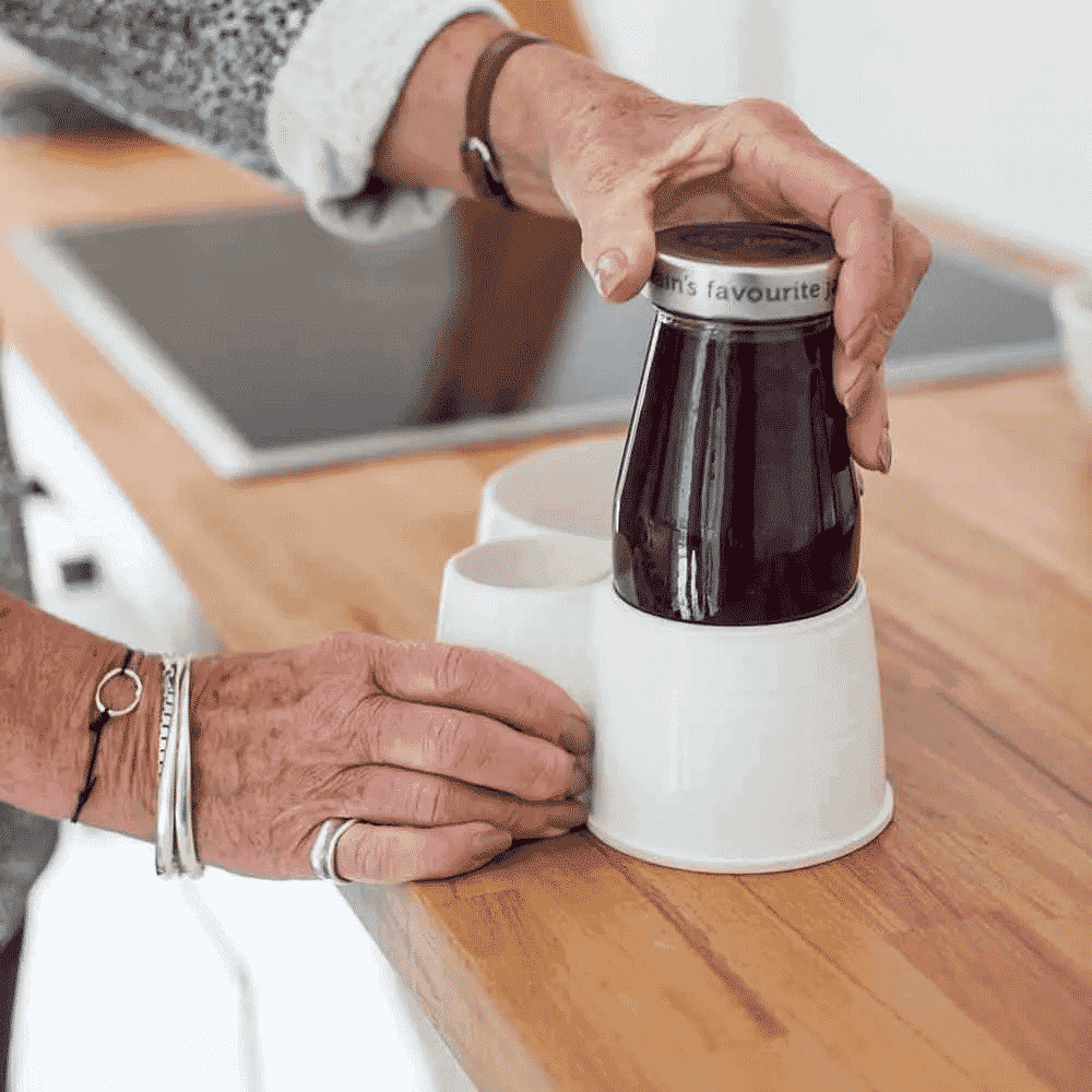 derby spillnot jar bottle opener in use