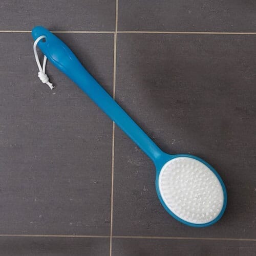 easygrip long handle bath brush detail