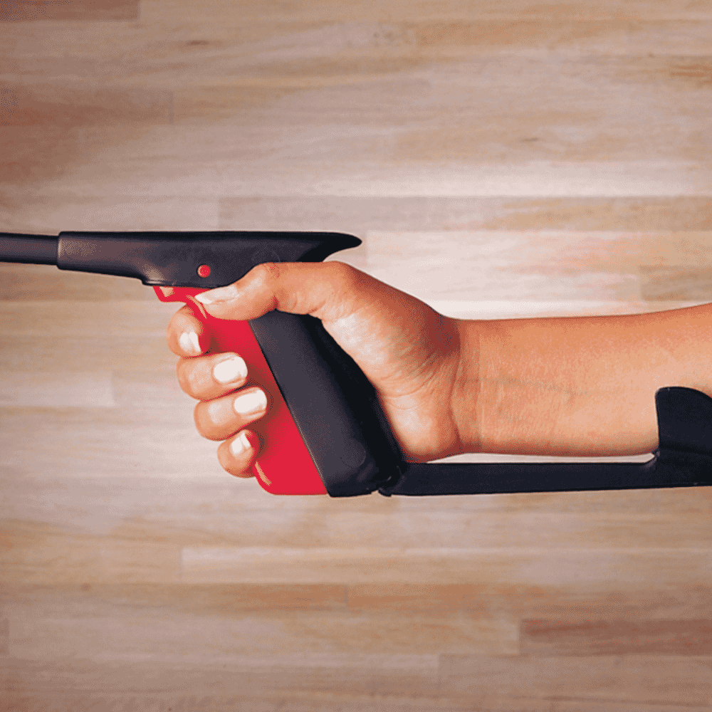 etac aktiv reacher with power grip and hook close up