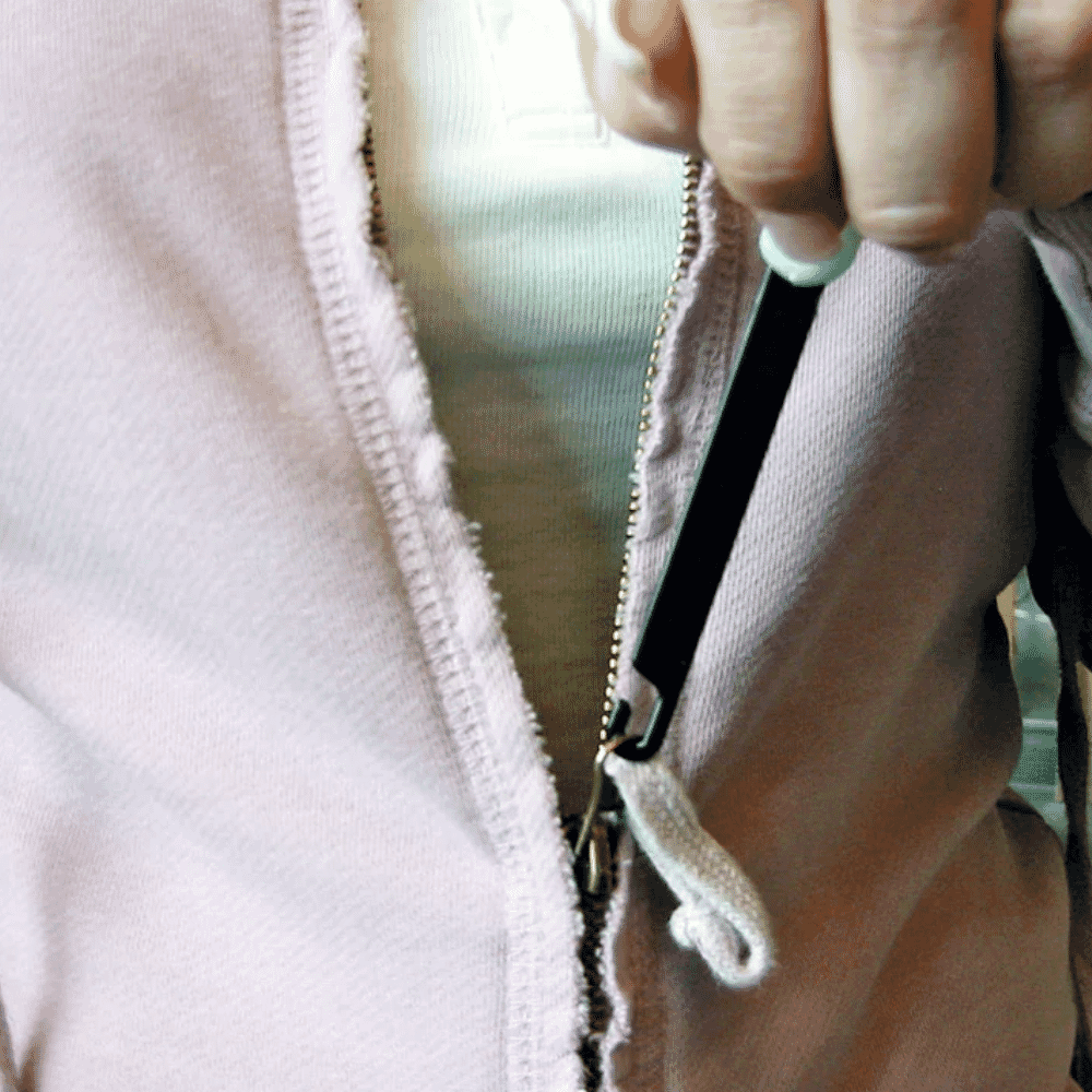 etac butler buttoner in use