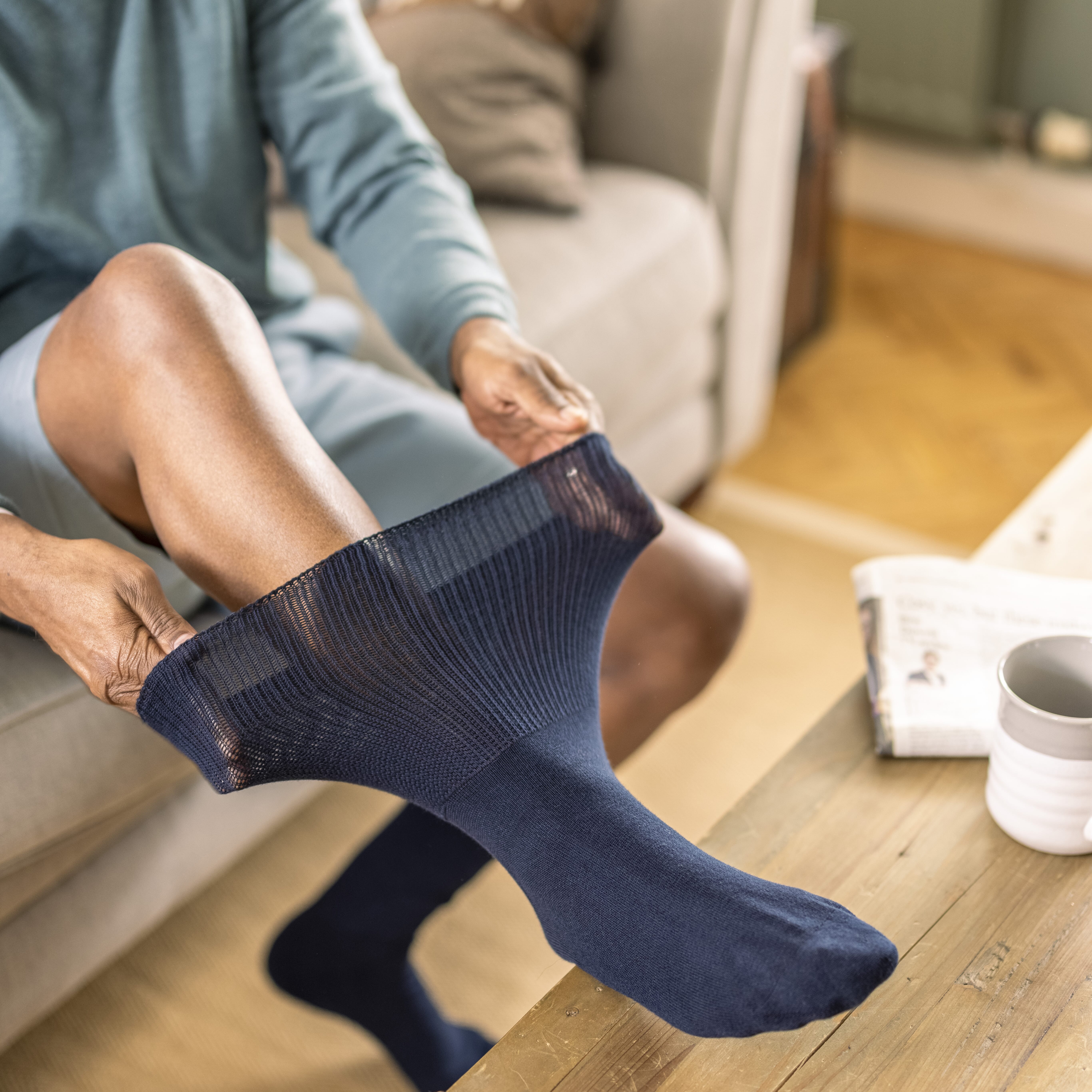 extra wide oedema socks navy in use