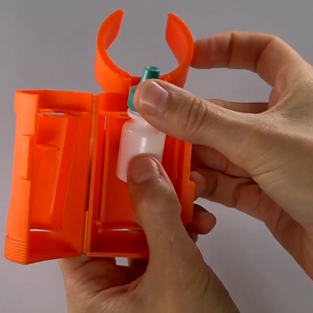 eye drop dispenser insert canister