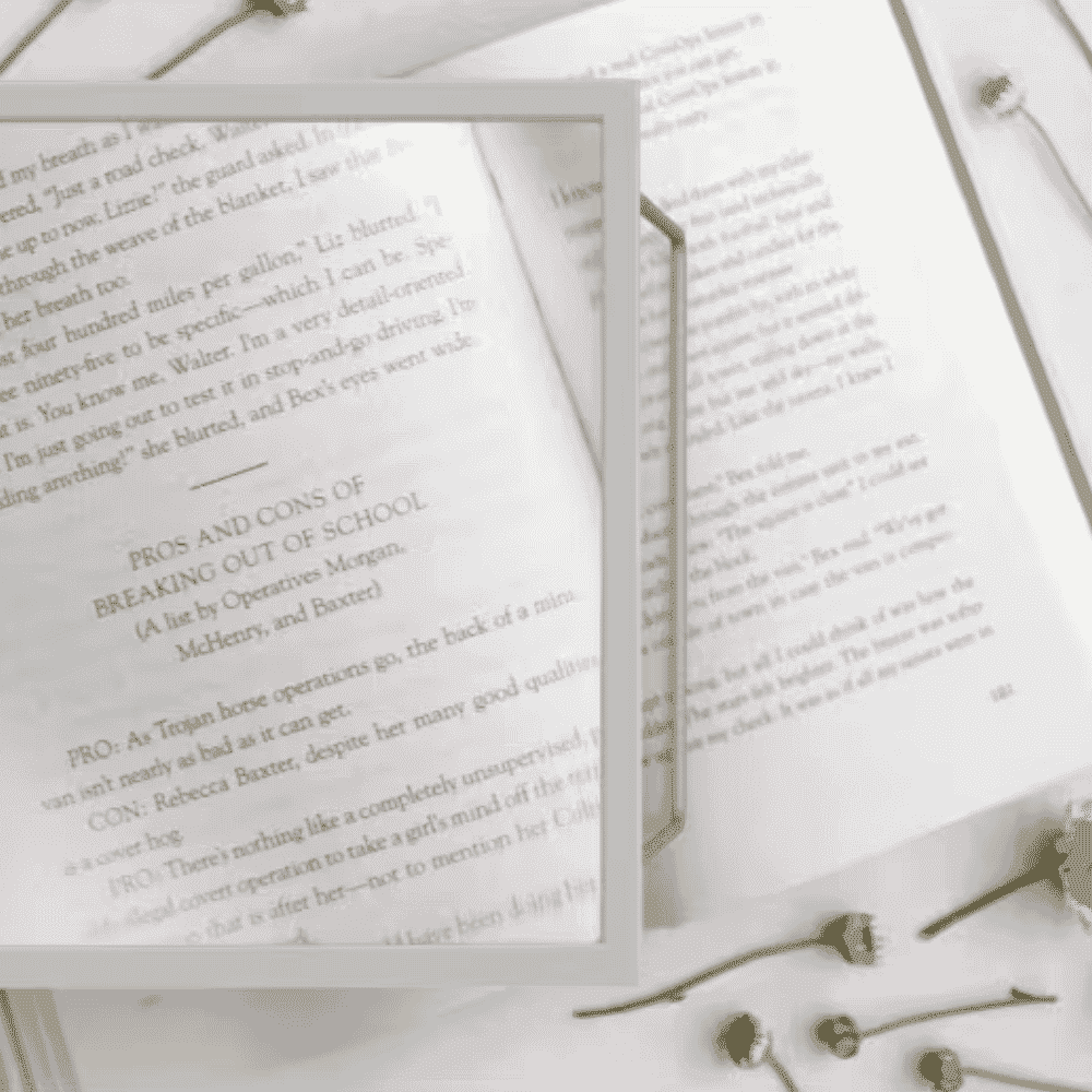 folding a4 magnifier and stand in use