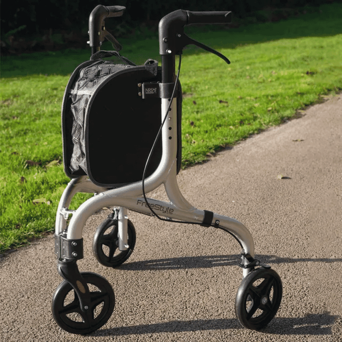 freestyle luxury 3 wheel rollator silver