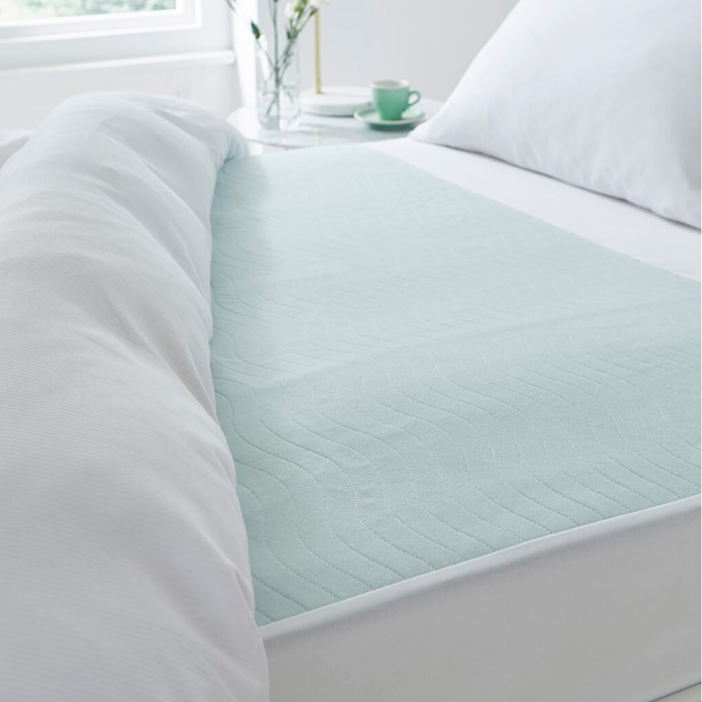 goodnight washable bed pad with wings