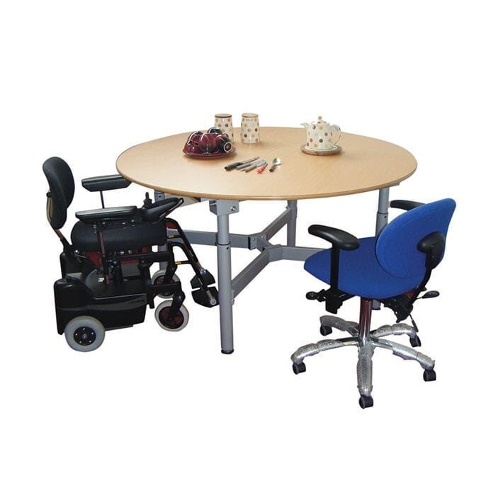 SKM Easywind Four Leg Circular Group Table