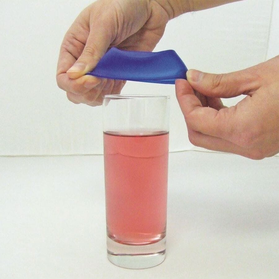 how to use the safesip drinks cover