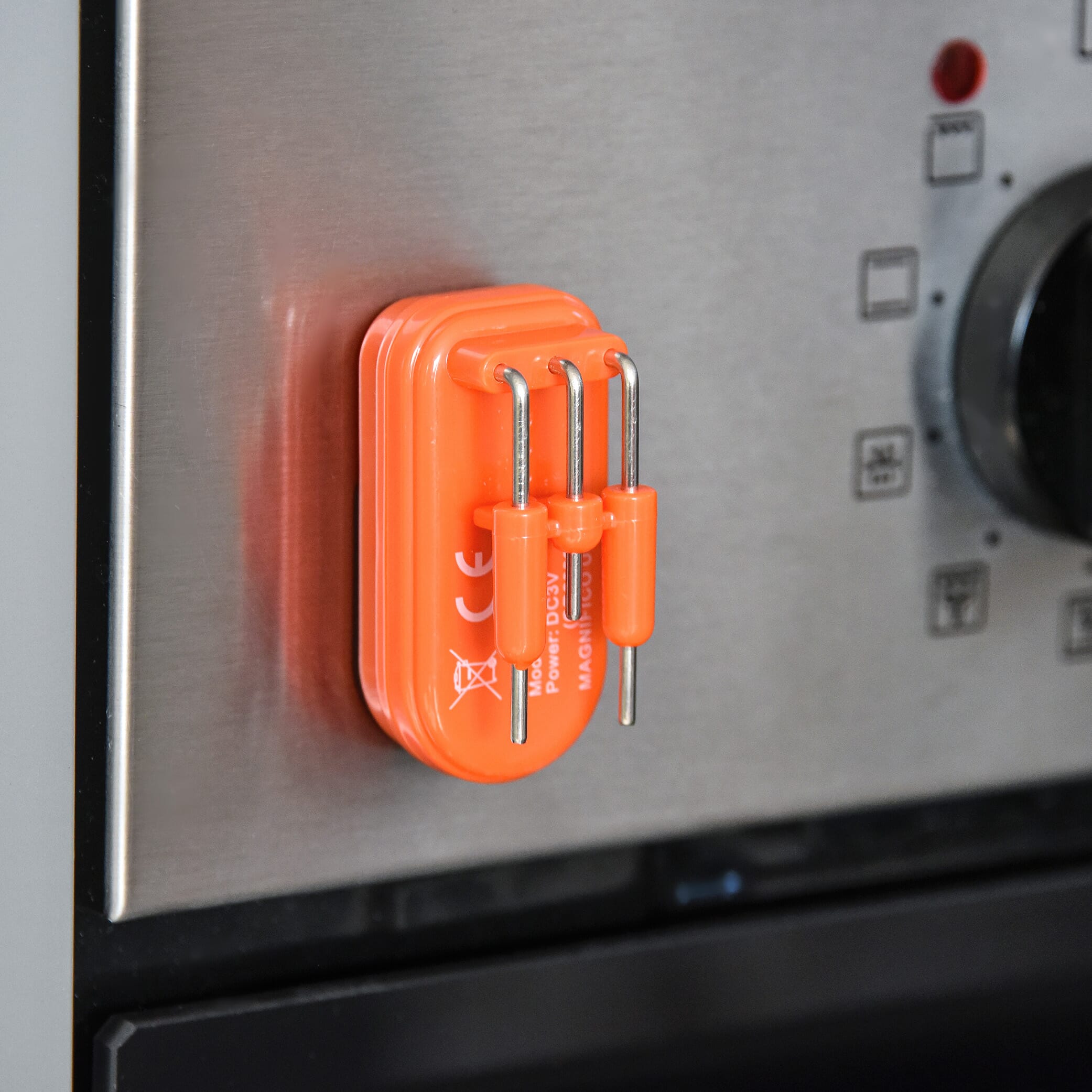 liquid level indicator as magnet