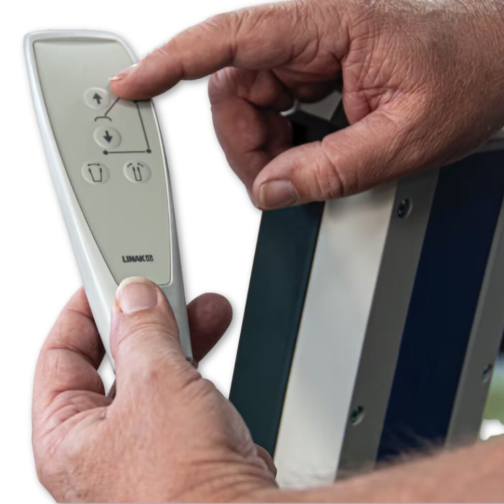 marlin hoist with electric leg opening controller