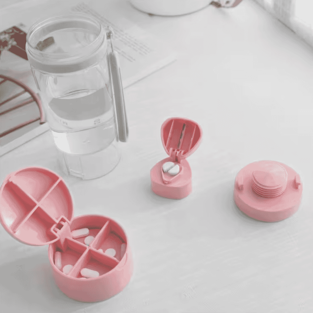 medi travel flask pink in use