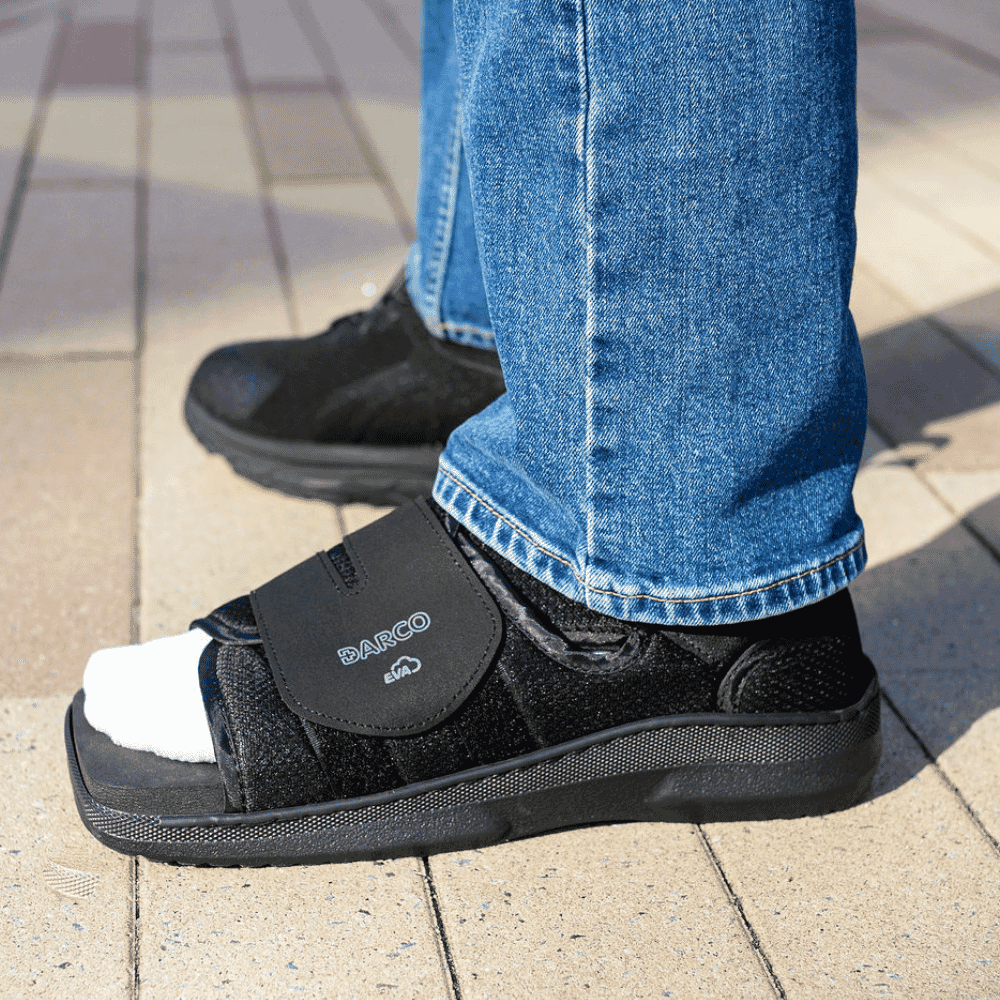 mens darco medsurg shoe lifestyle