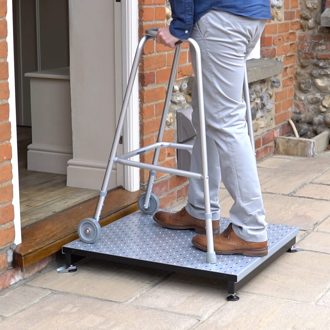 Morris Half Step - Medium with Handrail - Medium 70x40cm from Essential ...