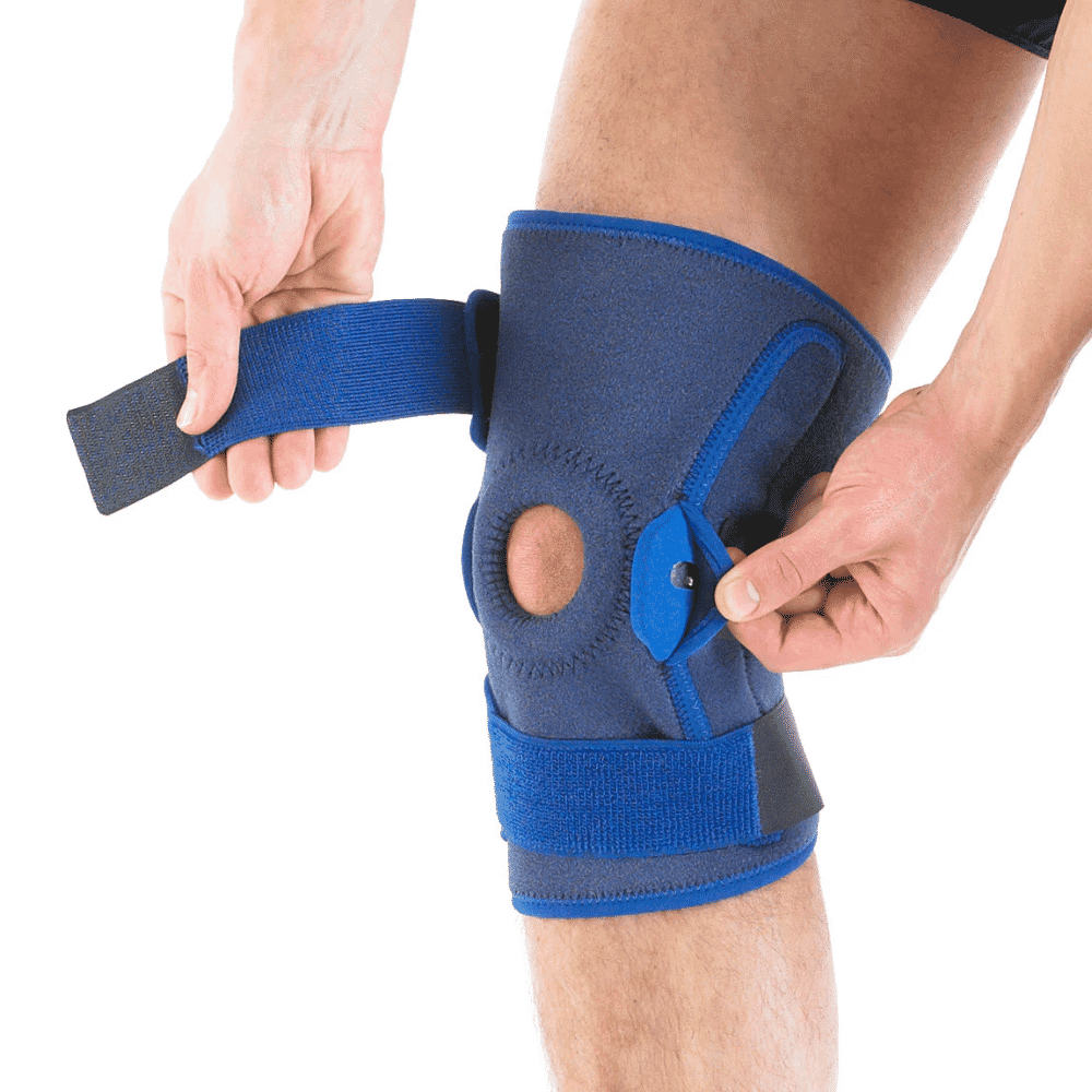 neo g stabilised hinged open knee support close up