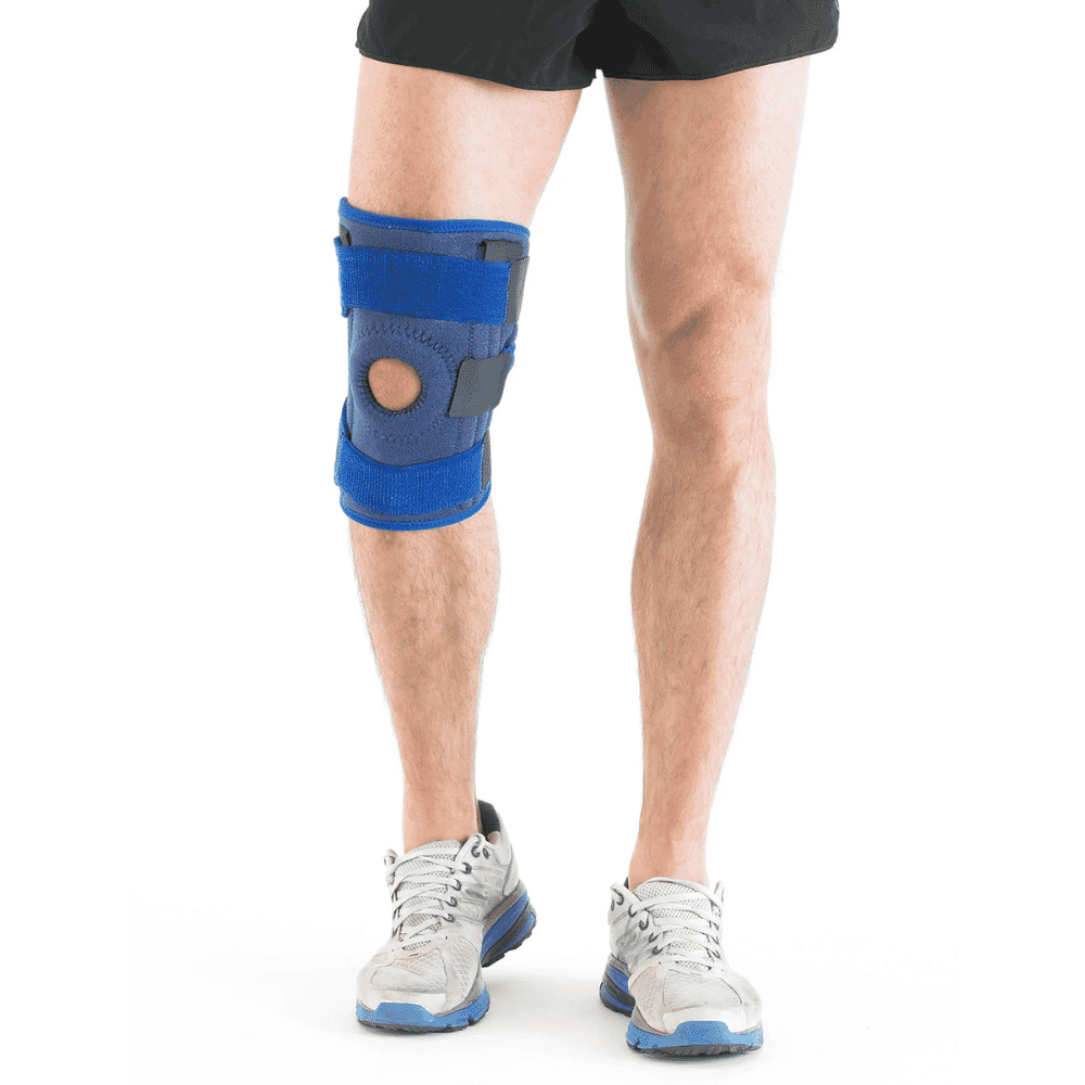 neo g stabilised open knee support on model