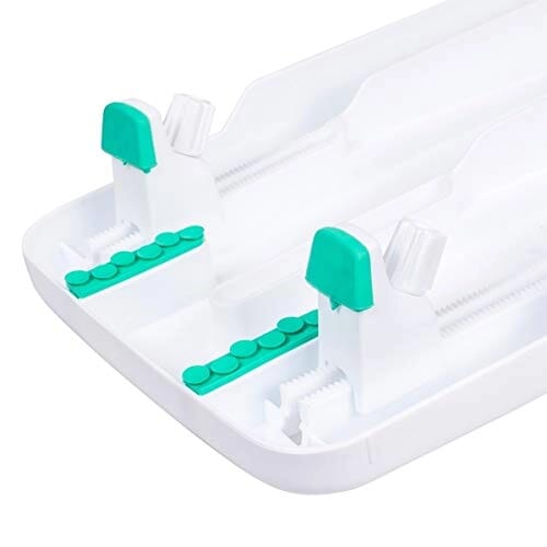 plastic bath board with handle detail