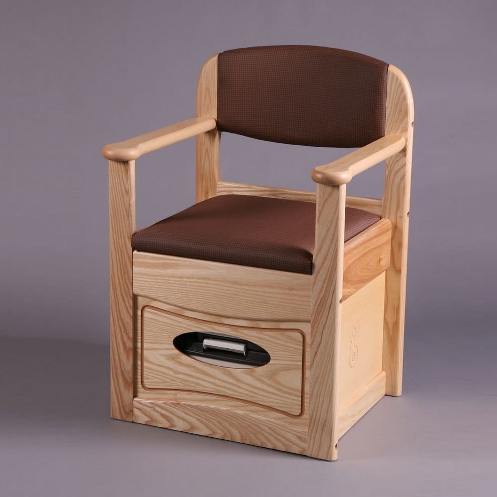 Royale Flushing Commode