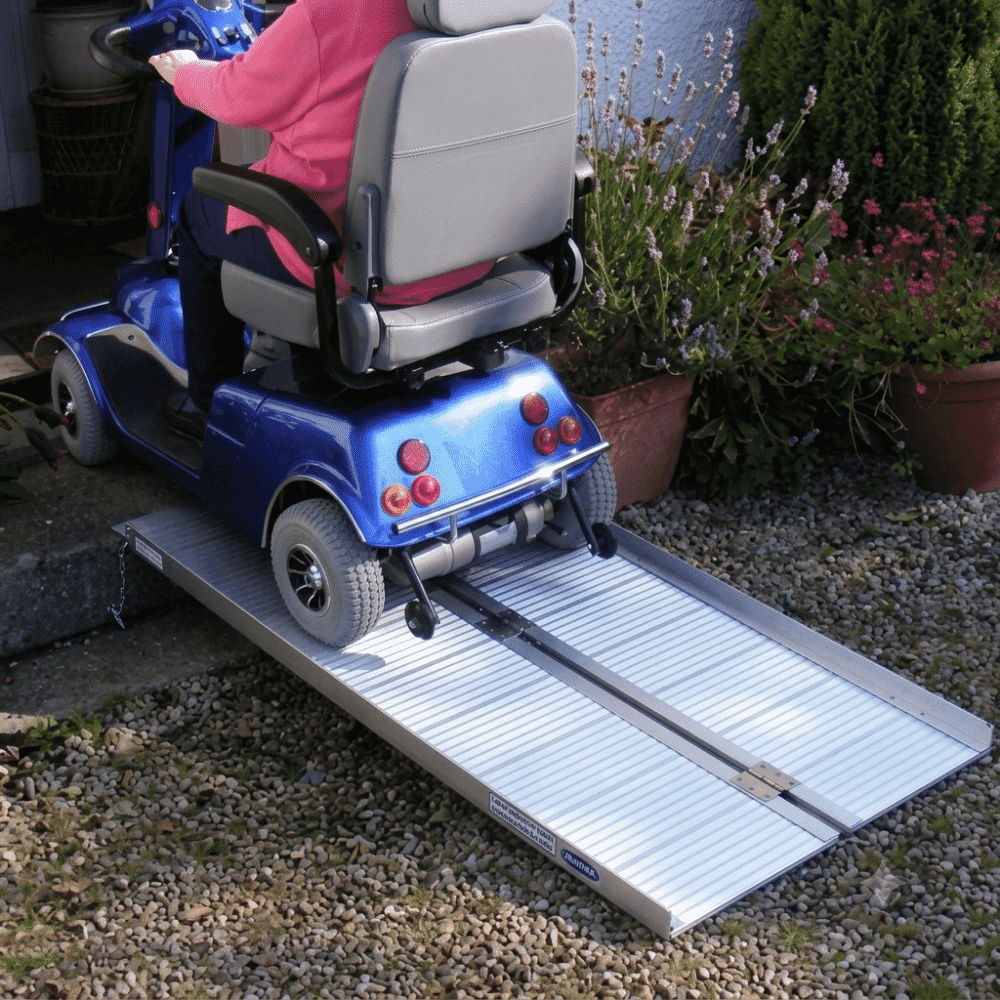 scooter suitcase ramp 5ft in use