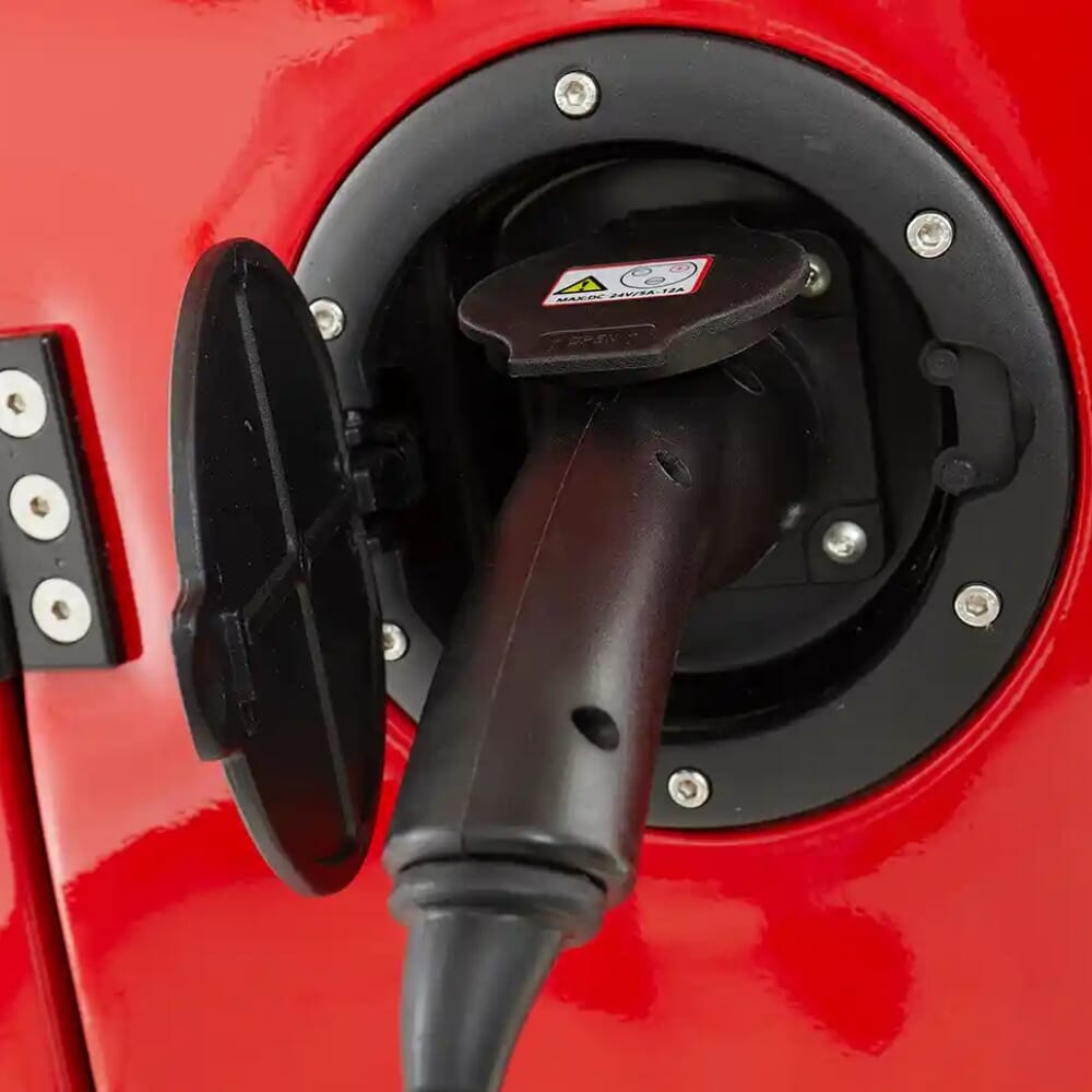 scooterpac cabin car cherry red charger