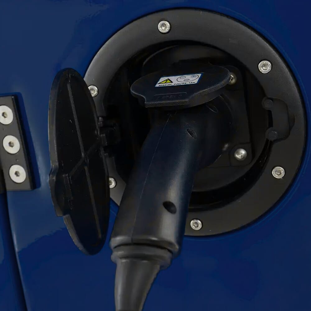 scooterpac cabin car night blue charger