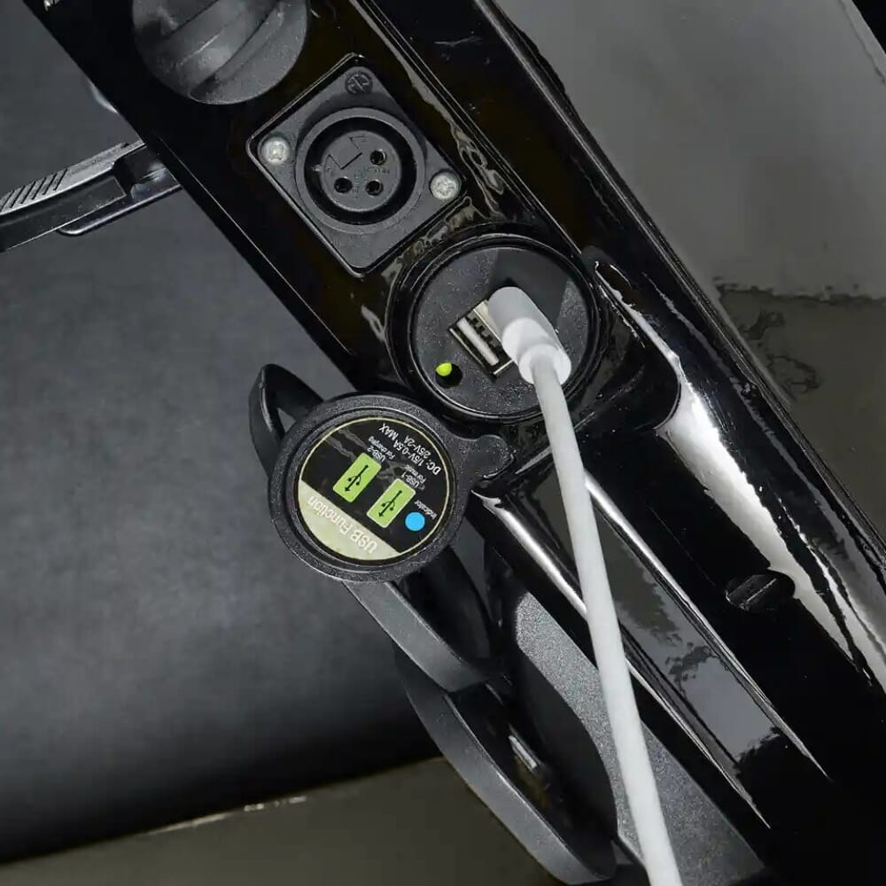 scooterpac cabin car stone grey phone charger