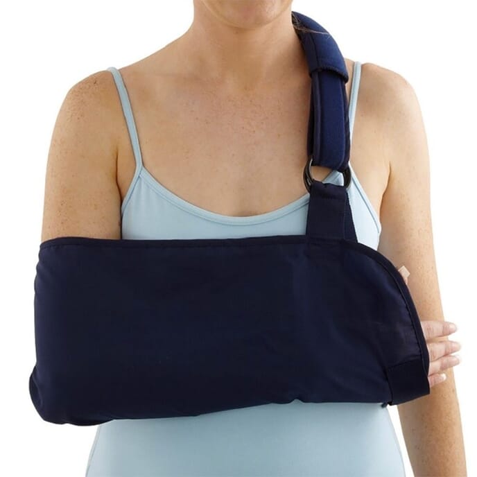 shoulder immobiliser sling with body strap