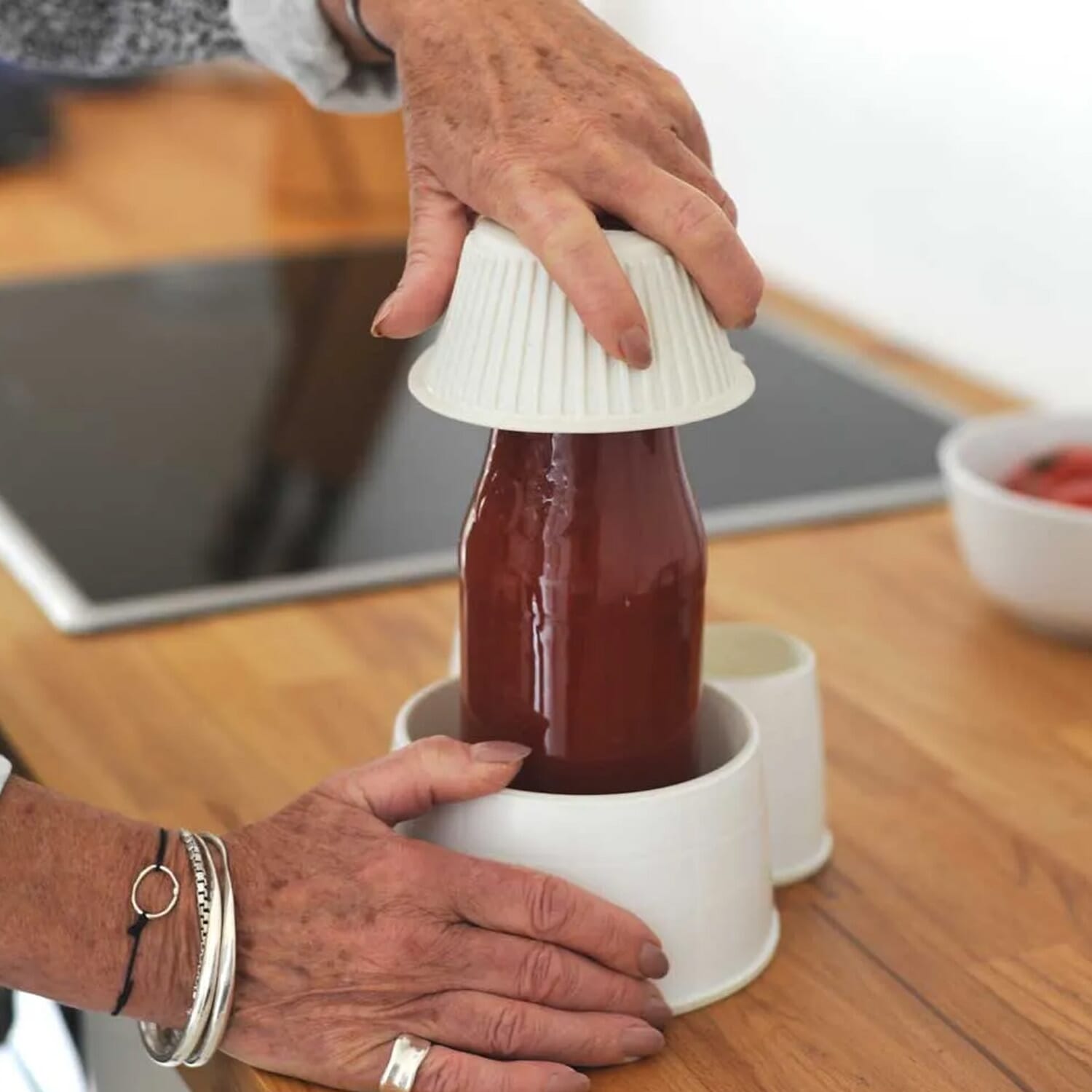 spillnot jar bottle opener lifestyle