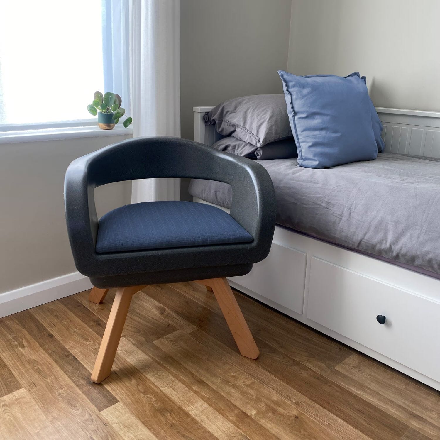 timberry kurve commode bedroom 1