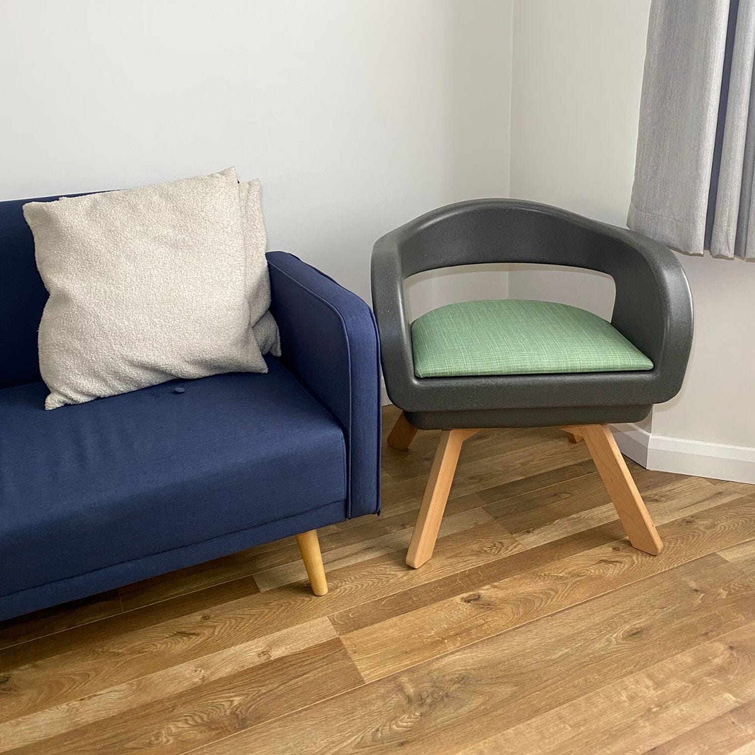 timberry kurve commode lifestyle 1