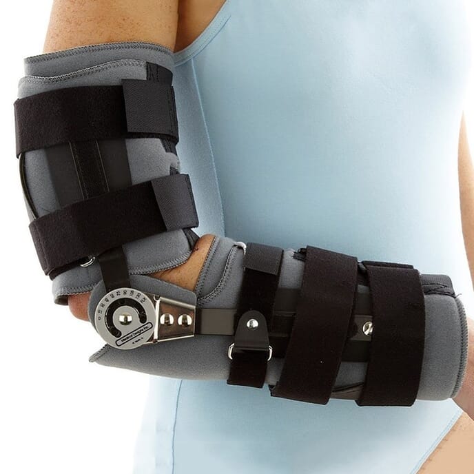 universal hinged arm brace