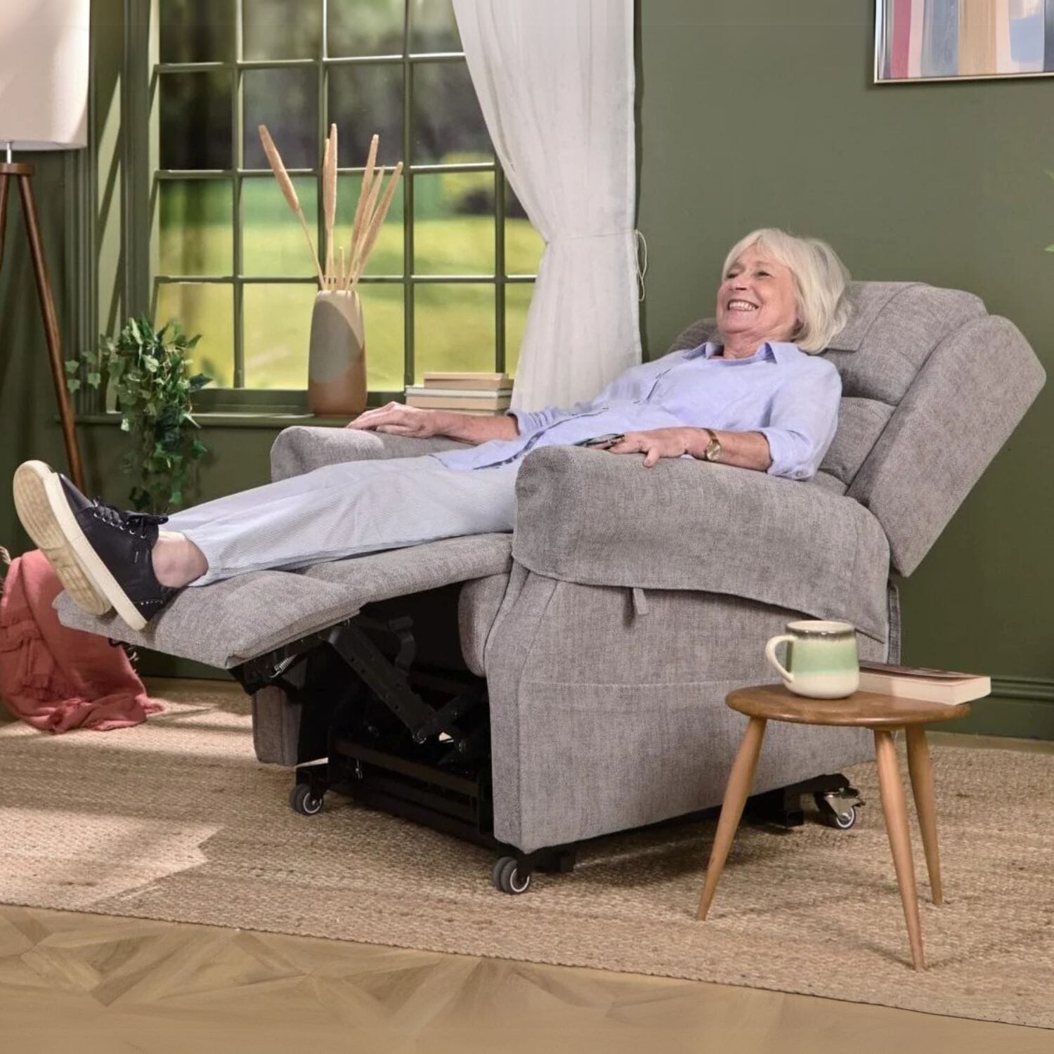vermont royale rise recline chair lifestyle 1