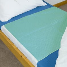 Vida Washable Bed Pad - GREEN - 90 x 90cm - with tucks 3 Litre