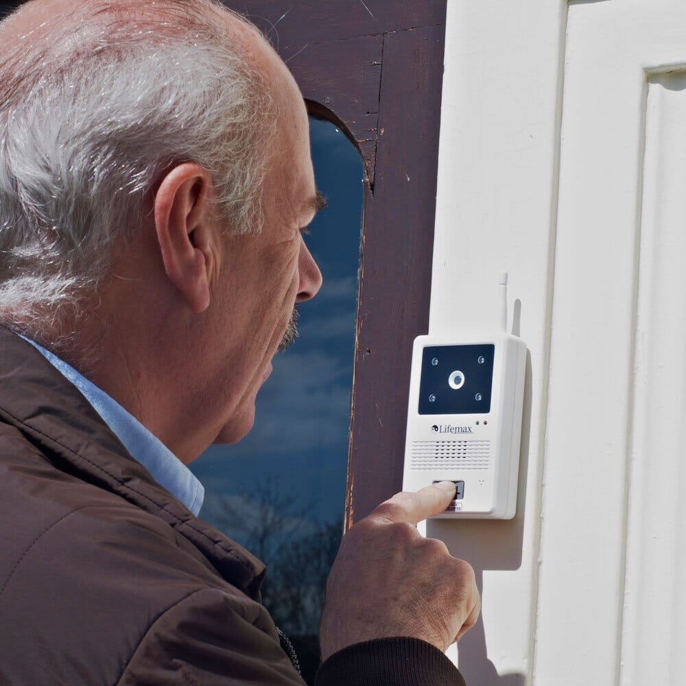 wireless video door phone in use